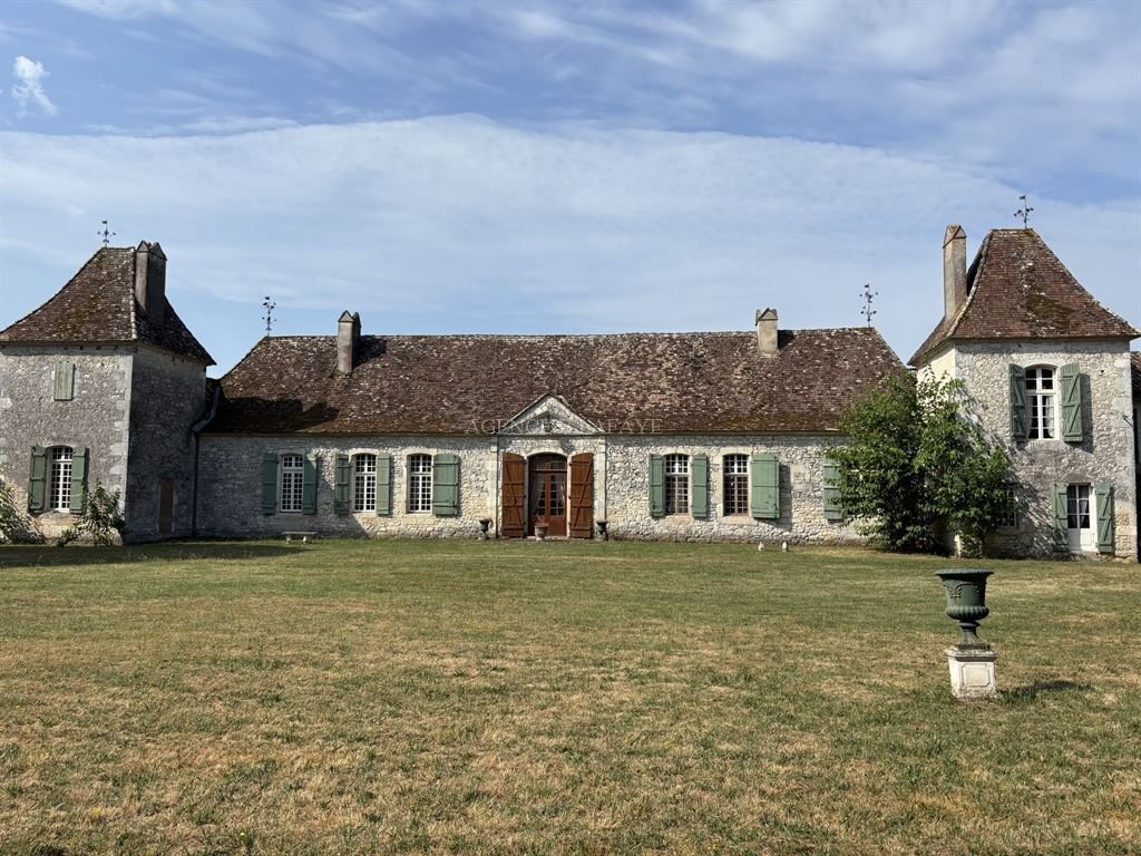 Estate in Hôtel de Ville-Quinconce-Saint Seurin-Fondaudège, Bordeaux, France 1 - 16647880