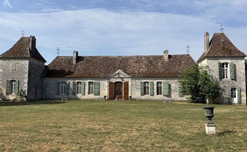 Castle for Sale in Saint-Émilion, Nouvelle-Aquitaine, France