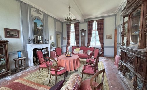 Castle for Sale in Saint-Émilion, Nouvelle-Aquitaine, France