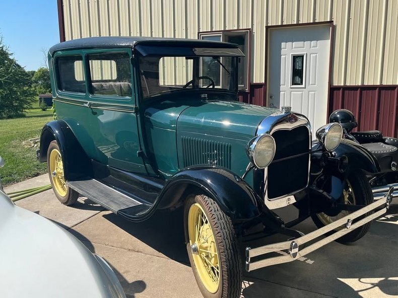 Coupe in Glendale, United States 1 - 16646163