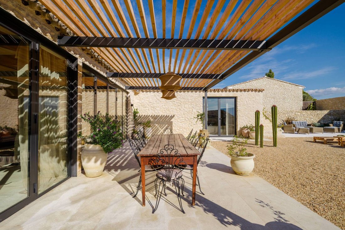 House in Gordes, Provence-Alpes-Côte d'Azur, France 3 - 16645340