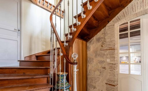 Agen Charming Estate With Manor House, Caretaker's House, Barn For Events, River, Lake 19 Hectares