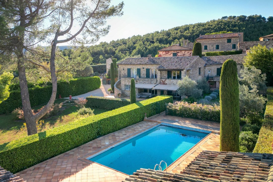 House in La Roquebrussanne, Provence-Alpes-Côte d'Azur, France 1 - 16641726