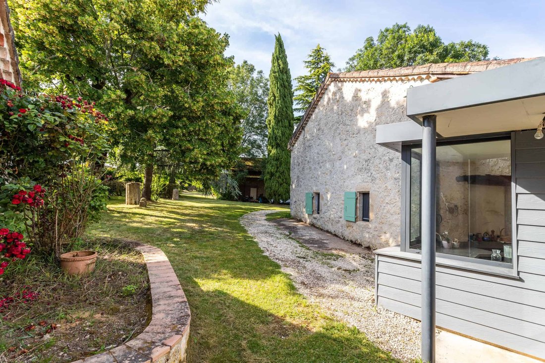 House in Laroque-Timbaut, Nouvelle-Aquitaine, France 3 - 16629139