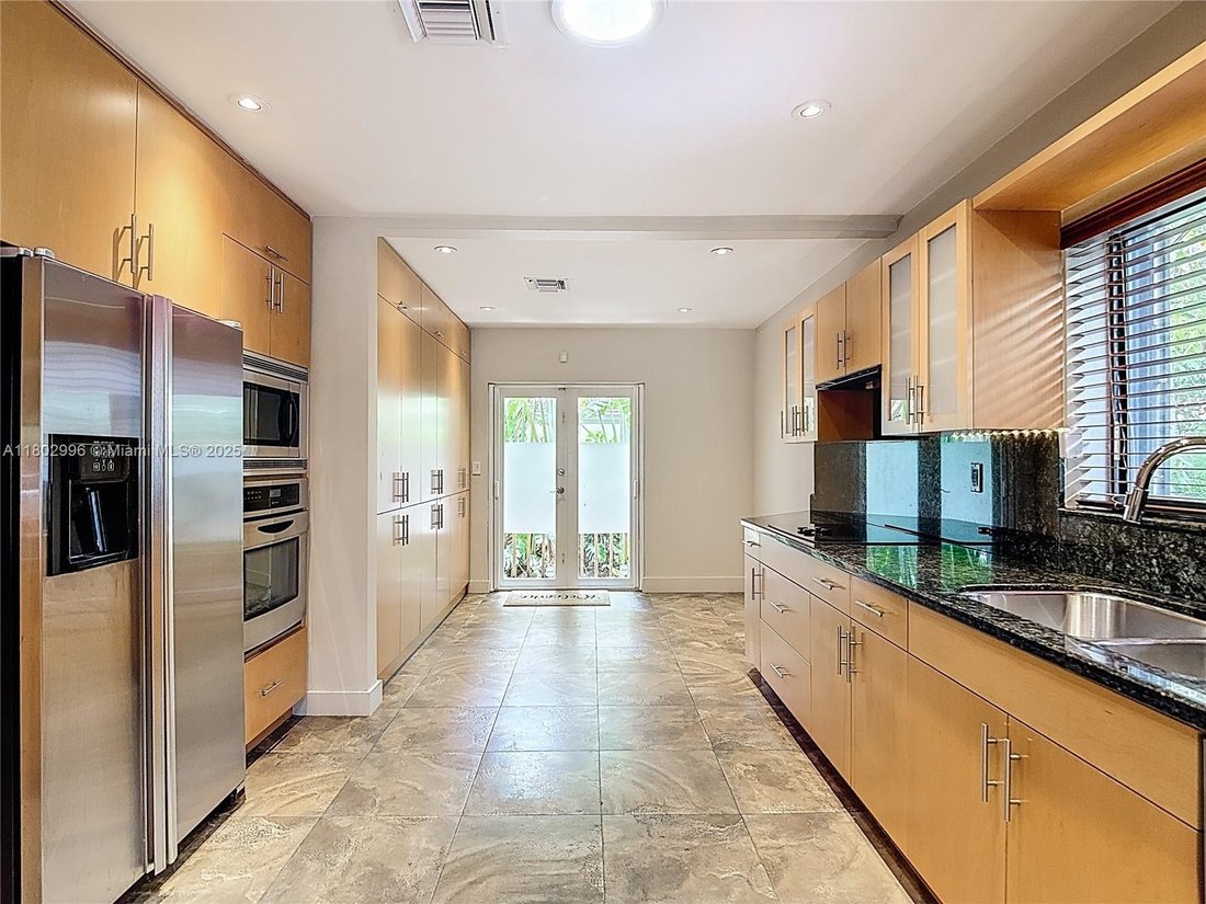 House in Miami, Florida, United States 5 - 16635667