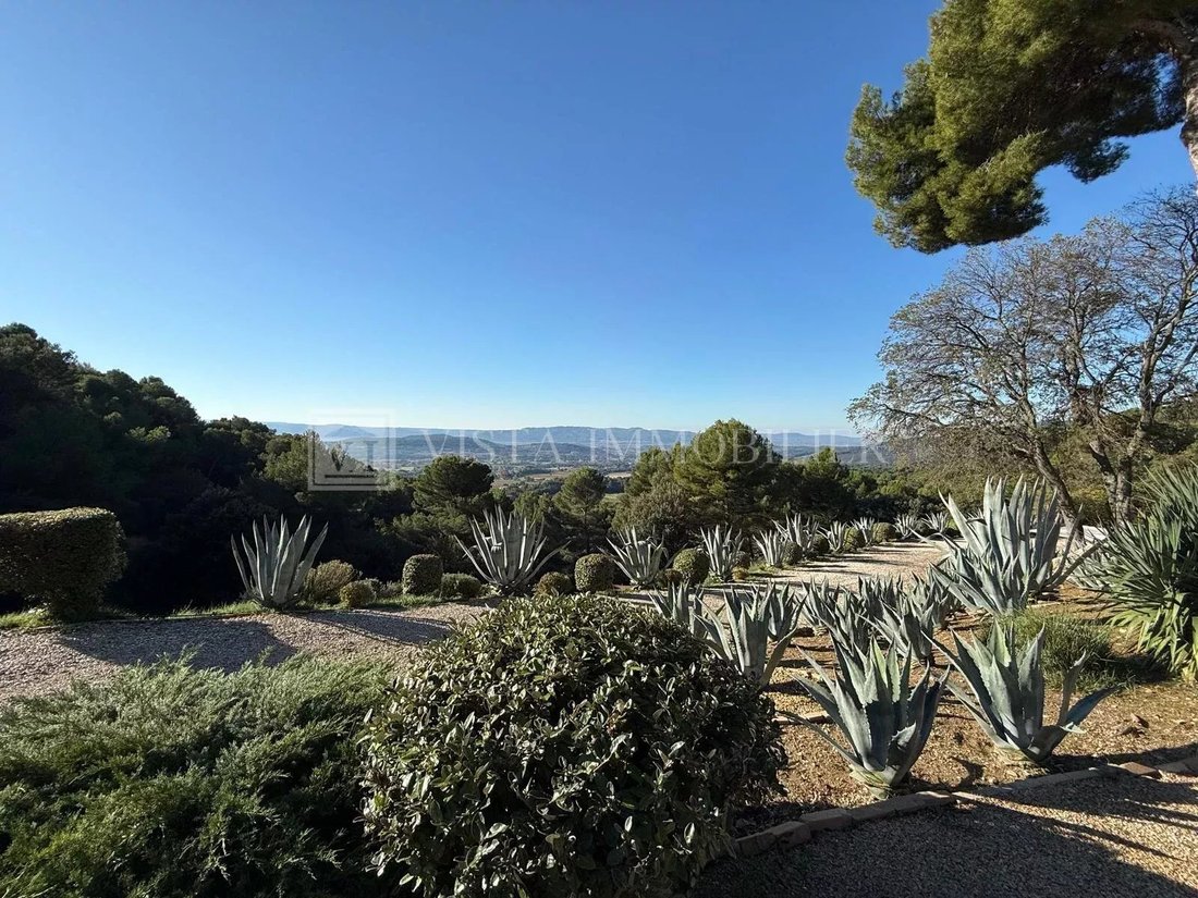 Estate in Lourmarin, Provence-Alpes-Côte d'Azur, France 3 - 16629839