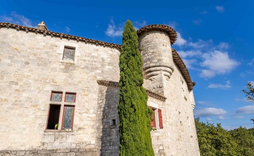Castle for Sale in Beauville, Nouvelle-Aquitaine, France