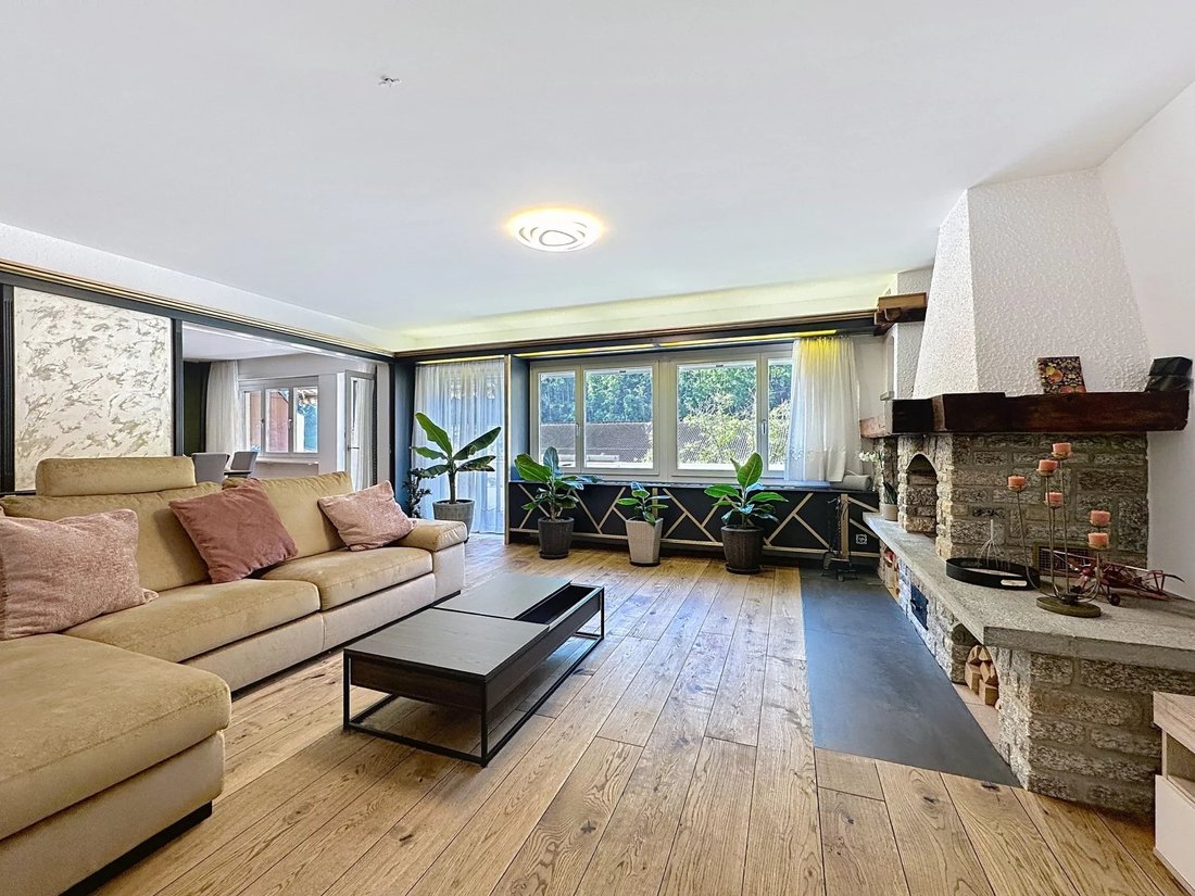 Renovated Family Apartment With Quality Fittings