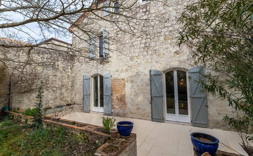 Agen Charming Estate With Manor House, Caretaker's House, Barn For Events, River, Lake 19 Hectares