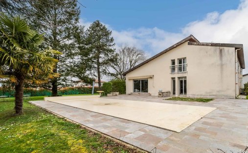 Castle for Sale in Beauville, Nouvelle-Aquitaine, France