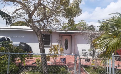 House in Hialeah, Florida, United States 1