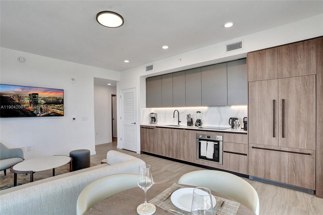 Condo in Miami Beach, Florida, United States 3 - 16638757
