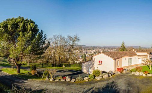 Castle for Sale in Penne-d'Agenais, Nouvelle-Aquitaine, France