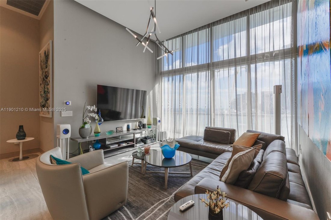 Condo in Miami, Florida, United States 5 - 16638479
