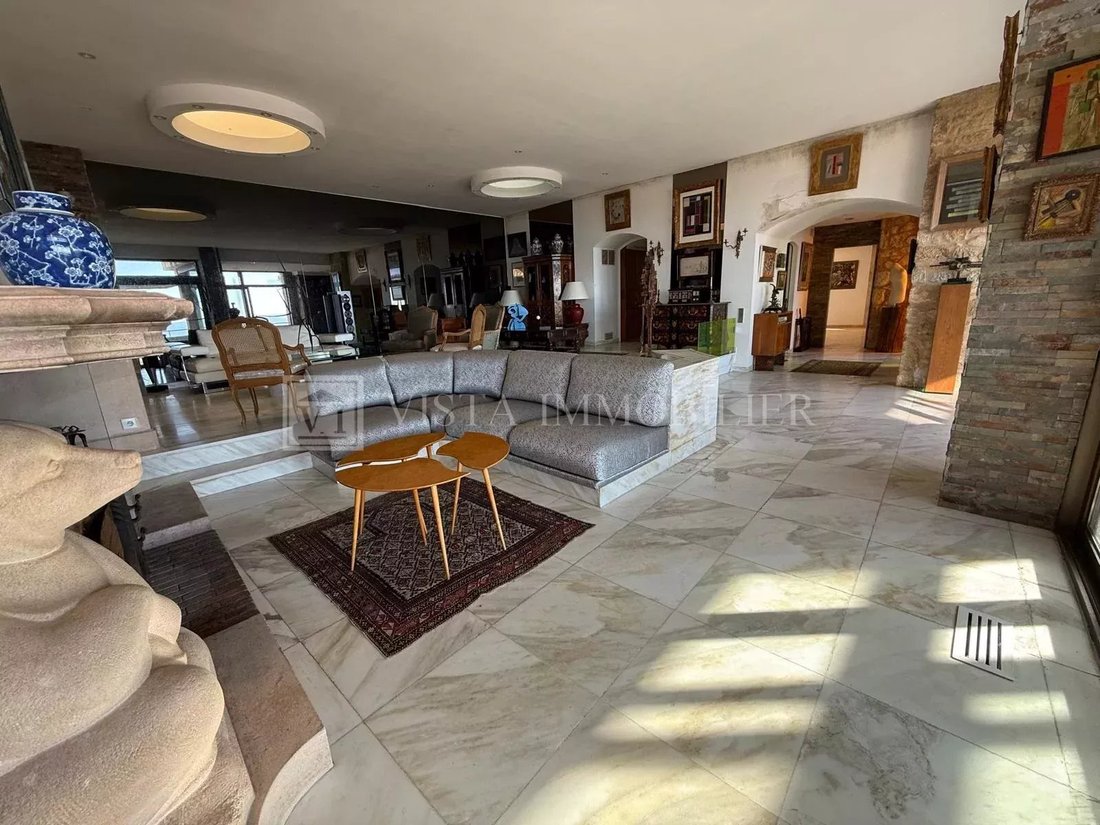 Estate in Lourmarin, Provence-Alpes-Côte d'Azur, France 5 - 16629839