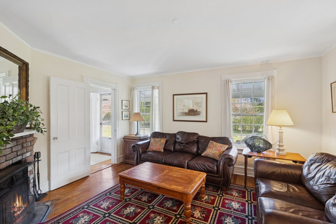 East Quogue, New York, United States 5 - 16547135
