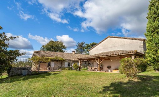 Castle for Sale in Beauville, Nouvelle-Aquitaine, France