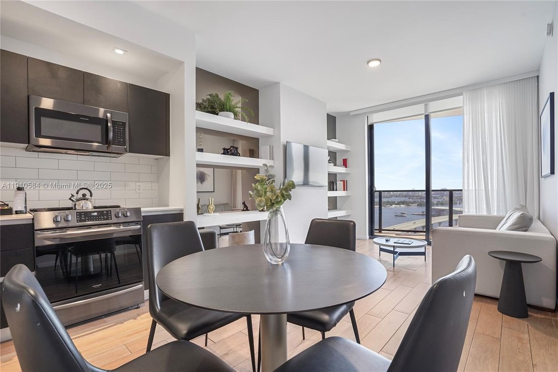 Condo in Miami, Florida, United States 5 - 16640092