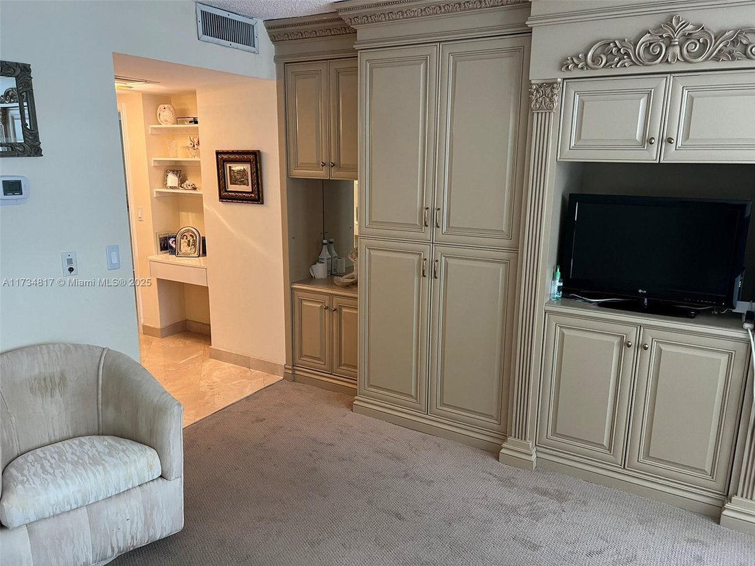 Condo in Bal Harbour, Florida, United States 5 - 16636297