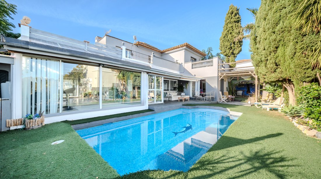 Villa in Estepona, Andalusia, Spain 2 - 16489268
