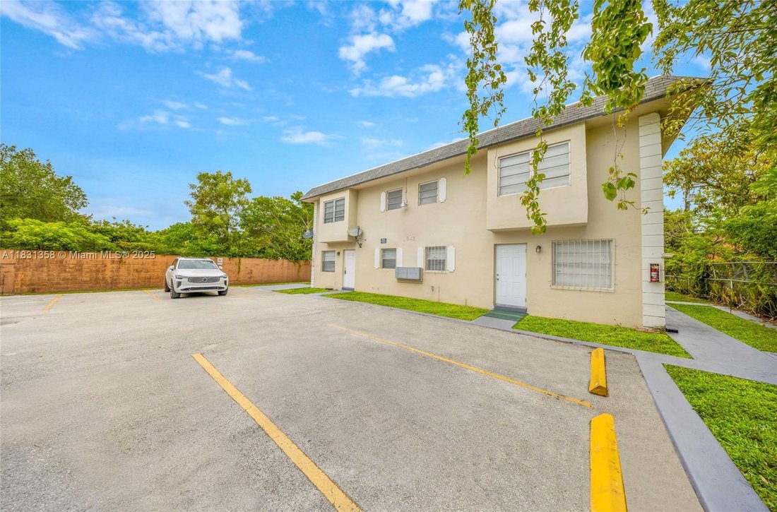 Wilton Manors, Florida, United States 5 - 16637582