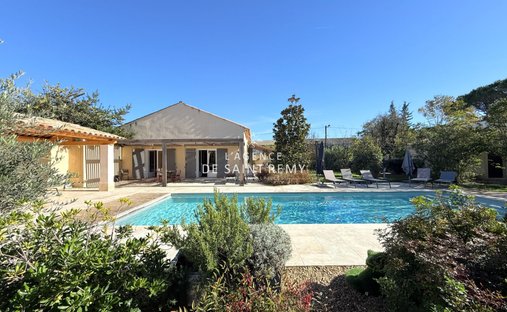 Villa in Saint-Rémy-de-Provence, Provence-Alpes-Côte d'Azur, France 1