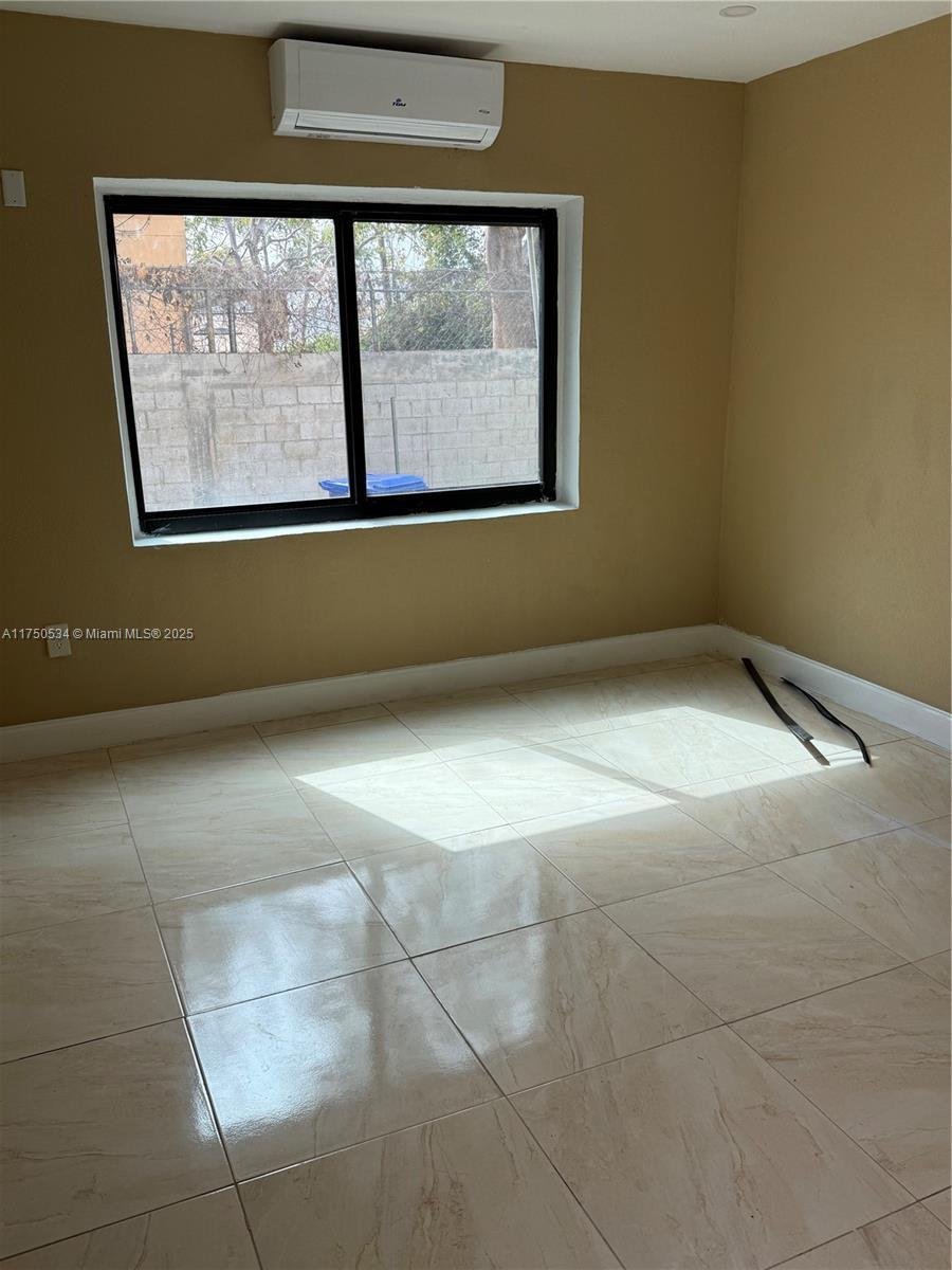 Miami, Florida, United States 5 - 16638027