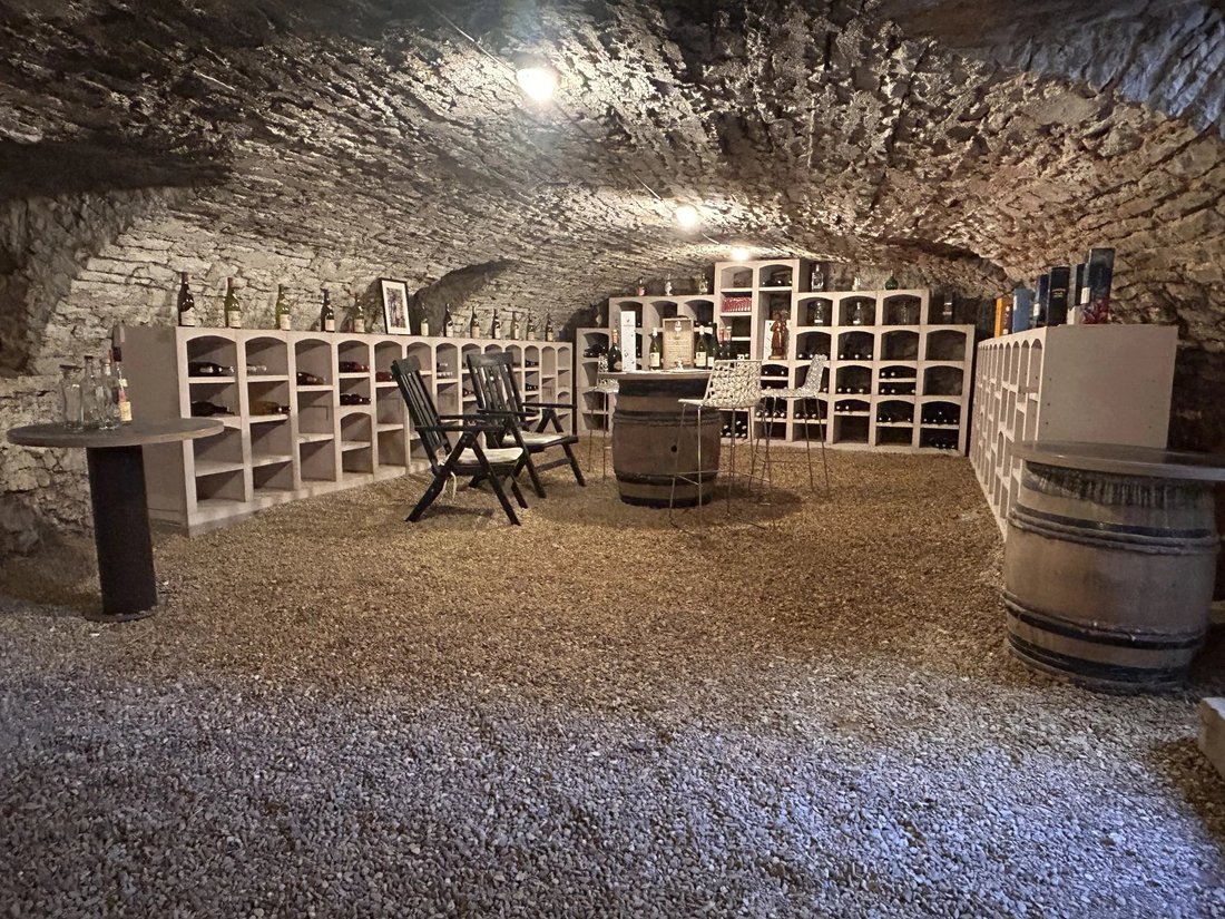 Farm Ranch in Centre Ville, Beaune, France 1 - 16629951