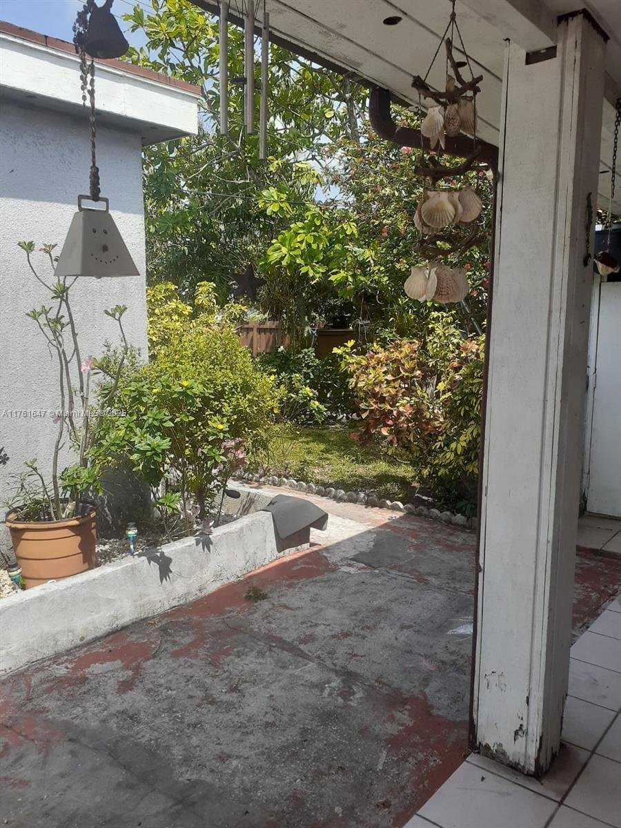 House in Hialeah, Florida, United States 5 - 16639816