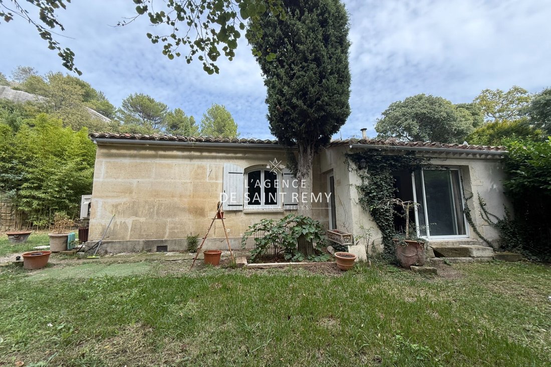 Villa in Les Baux-de-Provence, Provence-Alpes-Côte d'Azur, France 2 - 16461640