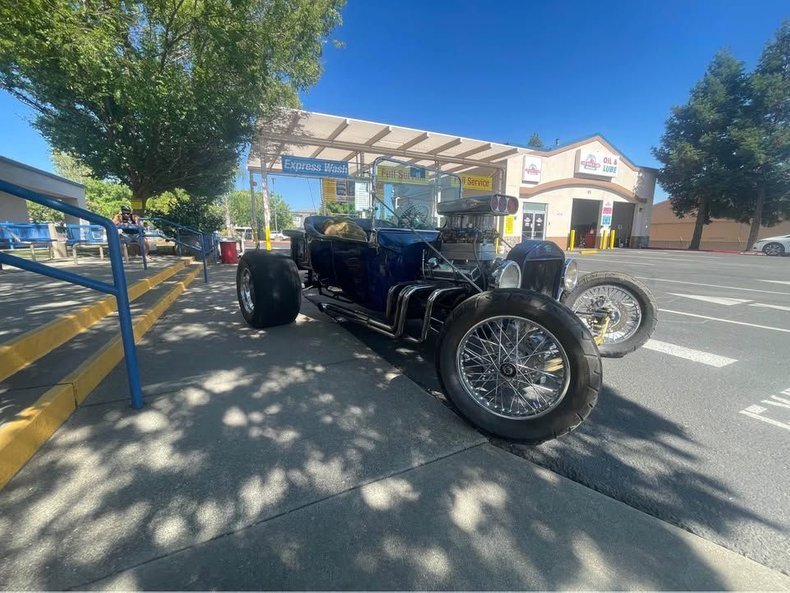 Coupe in Glendale, United States 4 - 16646164