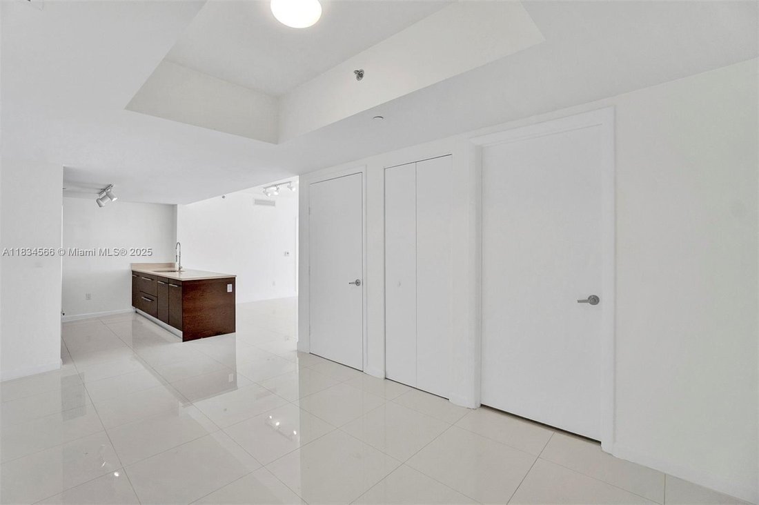 Condo in Miami, Florida, United States 5 - 16636329