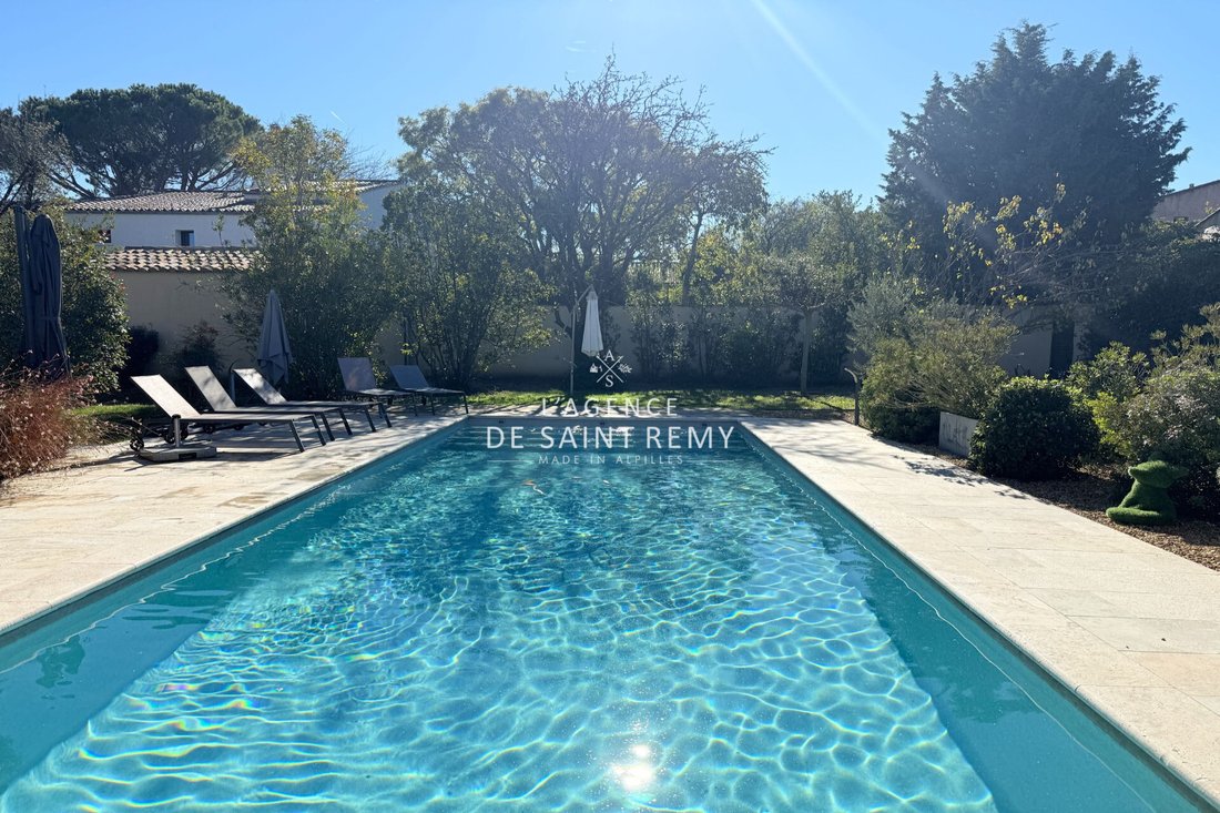 Villa in Saint-Rémy-de-Provence, Provence-Alpes-Côte d'Azur, France 3 - 16090699