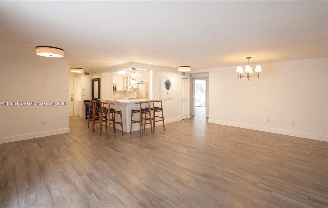 Condo in Miami Beach, Florida, United States 5 - 16640553