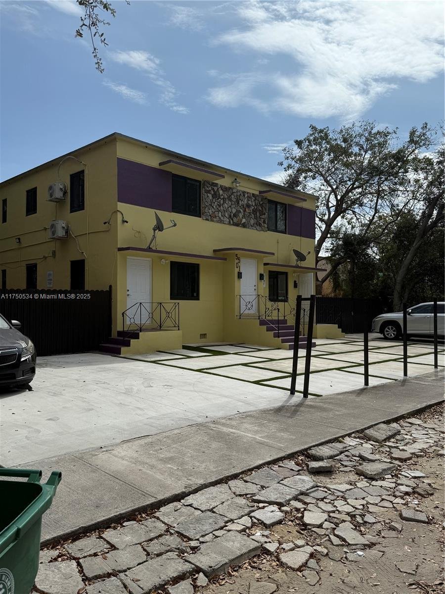 Miami, Florida, United States 1 - 16638027
