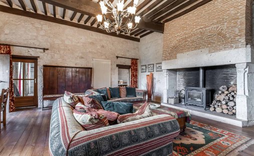 Castle for Sale in Beauville, Nouvelle-Aquitaine, France