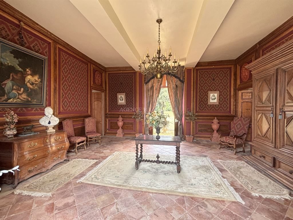 Estate in Hôtel de Ville-Quinconce-Saint Seurin-Fondaudège, Bordeaux, France 5 - 16647880