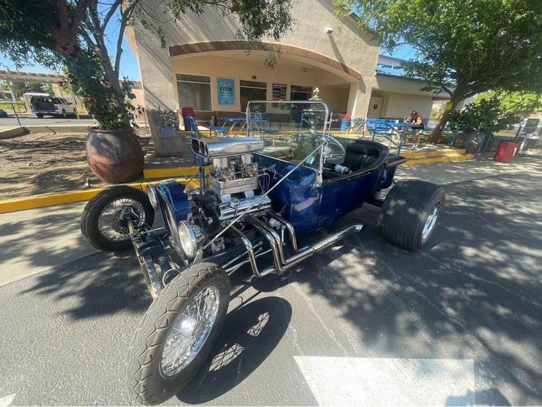Coupe in Glendale, United States 2 - 16646164