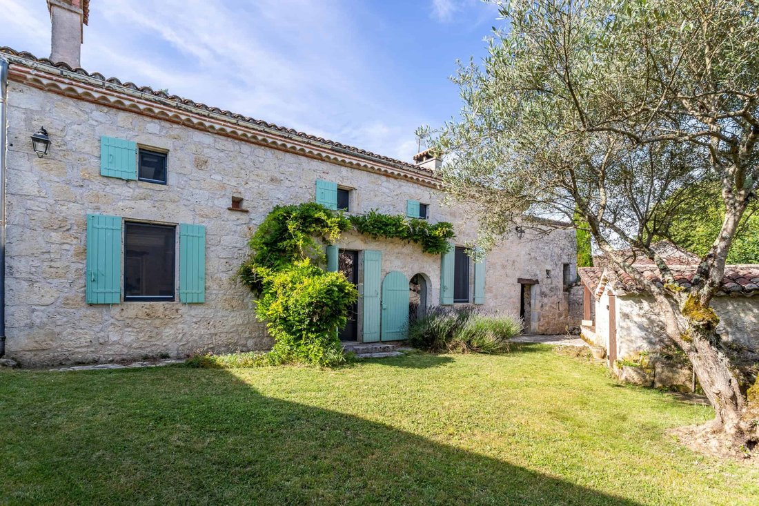 House in Laroque-Timbaut, Nouvelle-Aquitaine, France 2 - 16629139