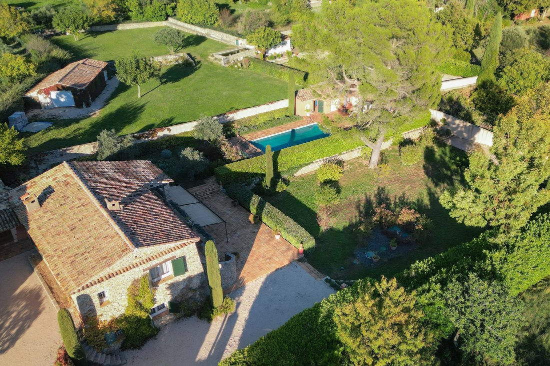 House in La Roquebrussanne, Provence-Alpes-Côte d'Azur, France 2 - 16641726