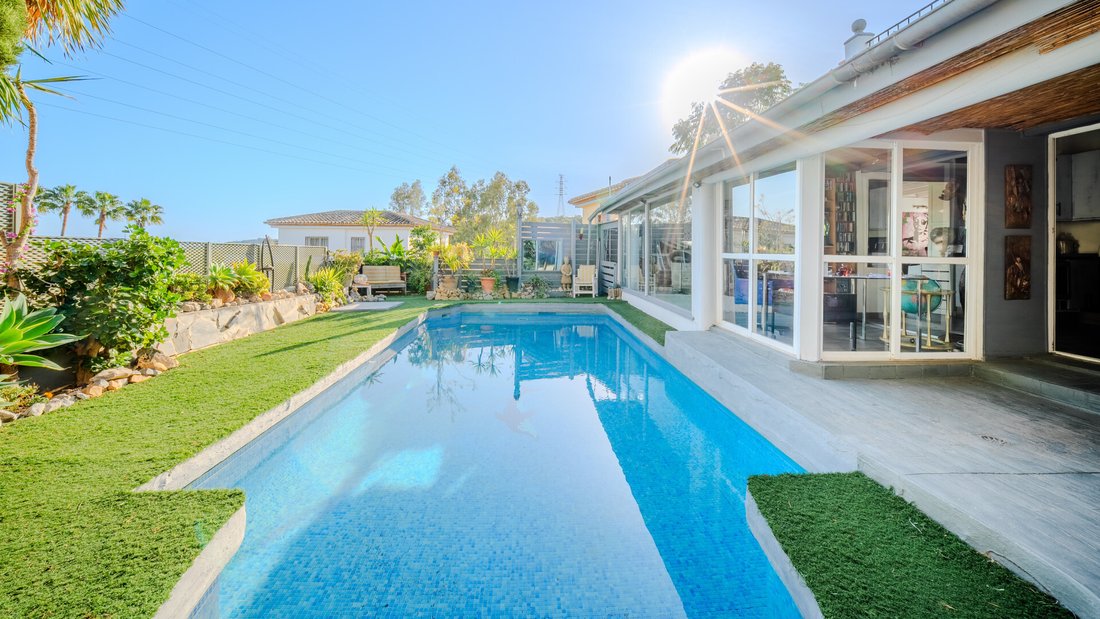 Villa in Estepona, Andalusia, Spain 1 - 16489268