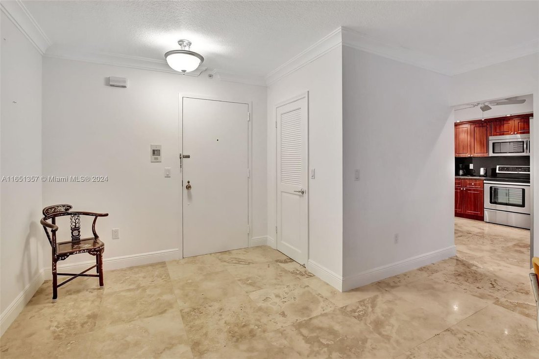 Condo in Bal Harbour, Florida, United States 5 - 16636923