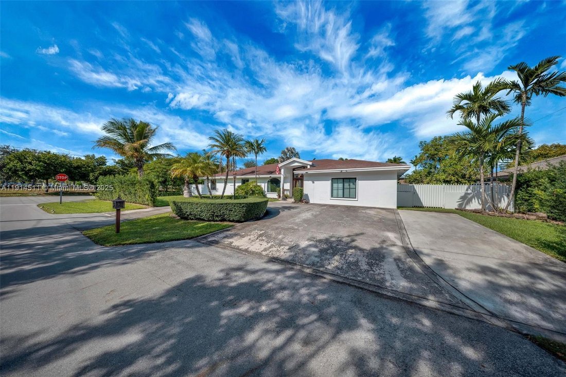 House in Doral, Florida, United States 5 - 16637681