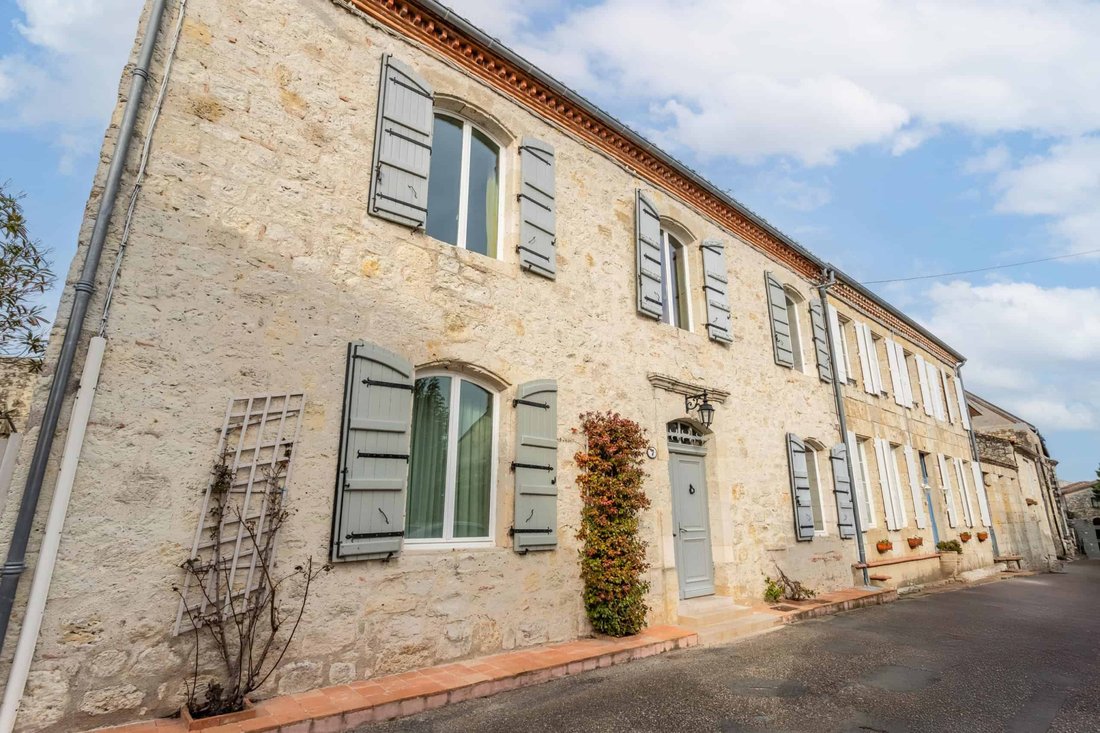 House in École Joseph Bara-Groupe scolaire Carnot-Hôtel de Ville, Agen, France 3 - 16629091