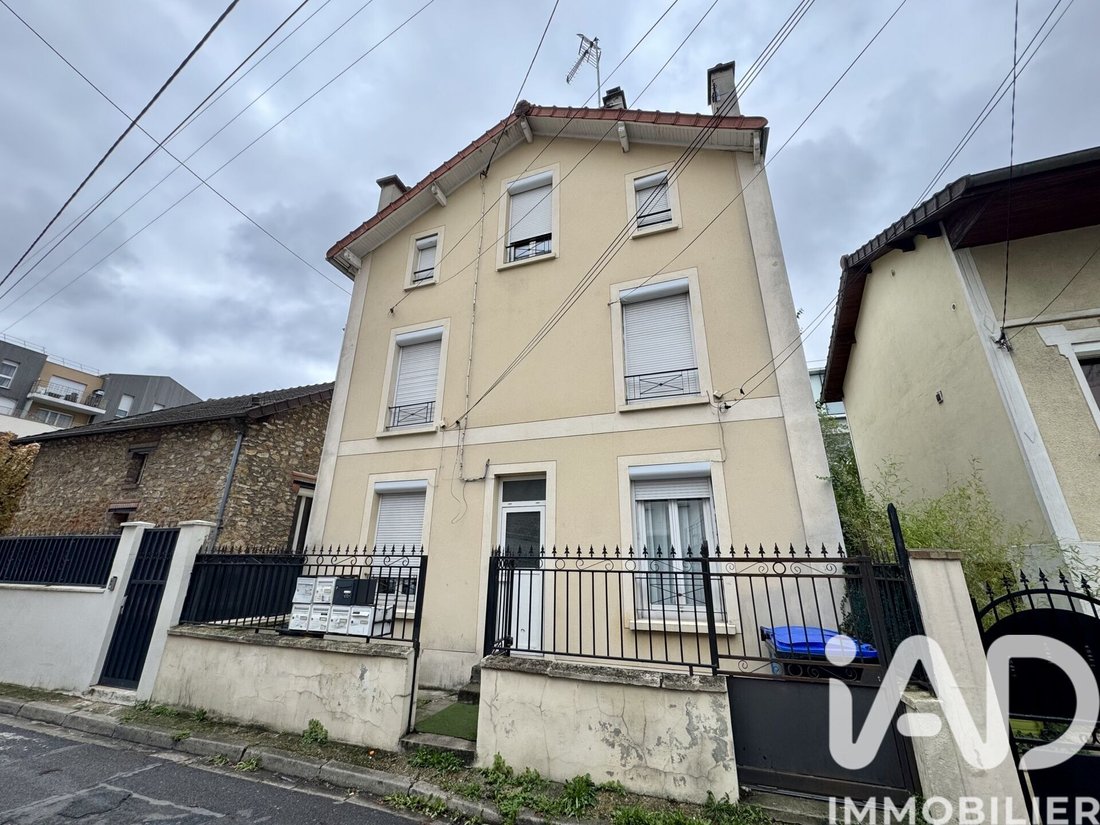 Sully-Vauban, Livry-Gargan, France 2 - 16647751