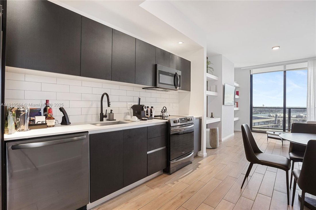 Condo in Miami, Florida, United States 3 - 16640092