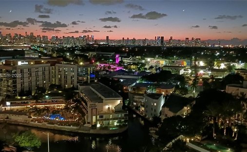 Condo in Miami Beach, Florida, United States 1