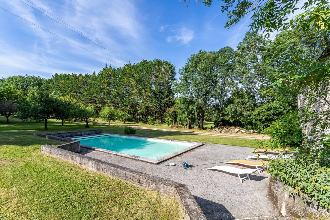 House in Laroque-Timbaut, Nouvelle-Aquitaine, France 4 - 16629139