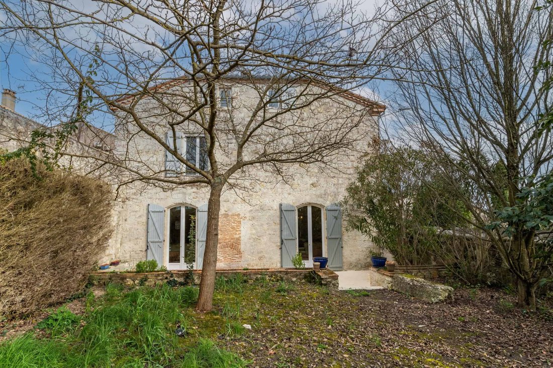 House in École Joseph Bara-Groupe scolaire Carnot-Hôtel de Ville, Agen, France 4 - 16629091