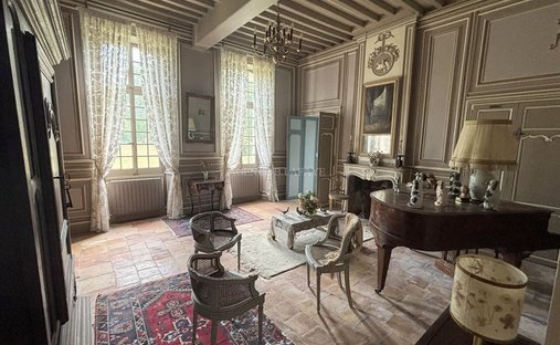 Castle for Sale in Saint-Émilion, Nouvelle-Aquitaine, France